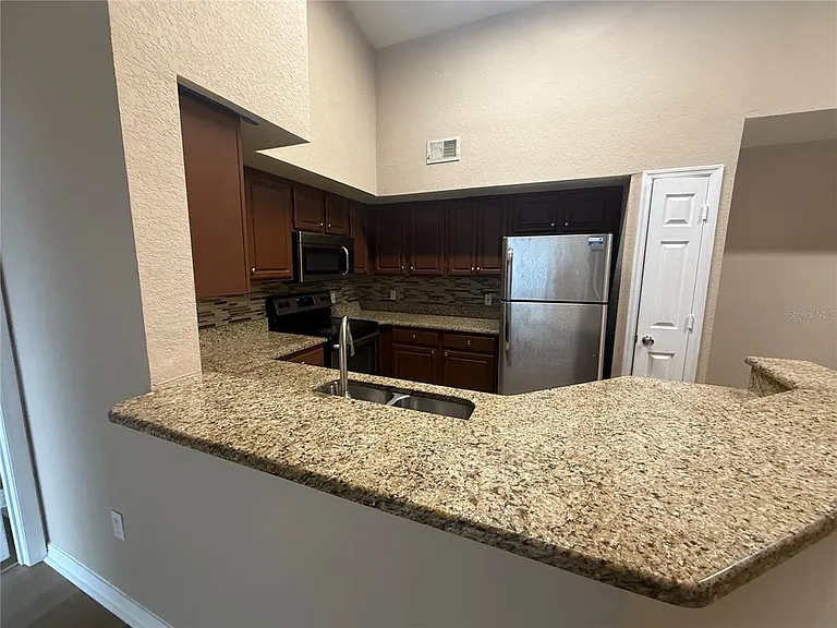 Plantation Park Cir — Photo 5