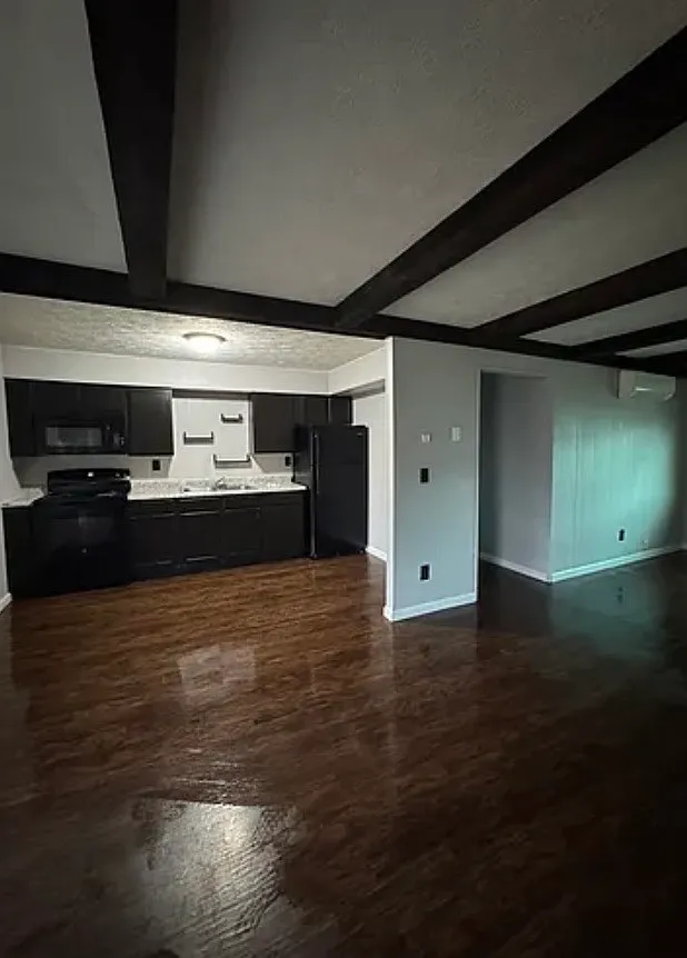 2 bed, 900 sqft, $800 — Photo 1