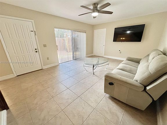5th image of 2812 28th Ln #2812