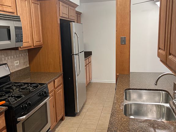 5th image of 9937 S Cicero Ave APT 402
