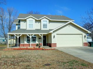 229 E Pine Pl, Skiatook, OK 74070
