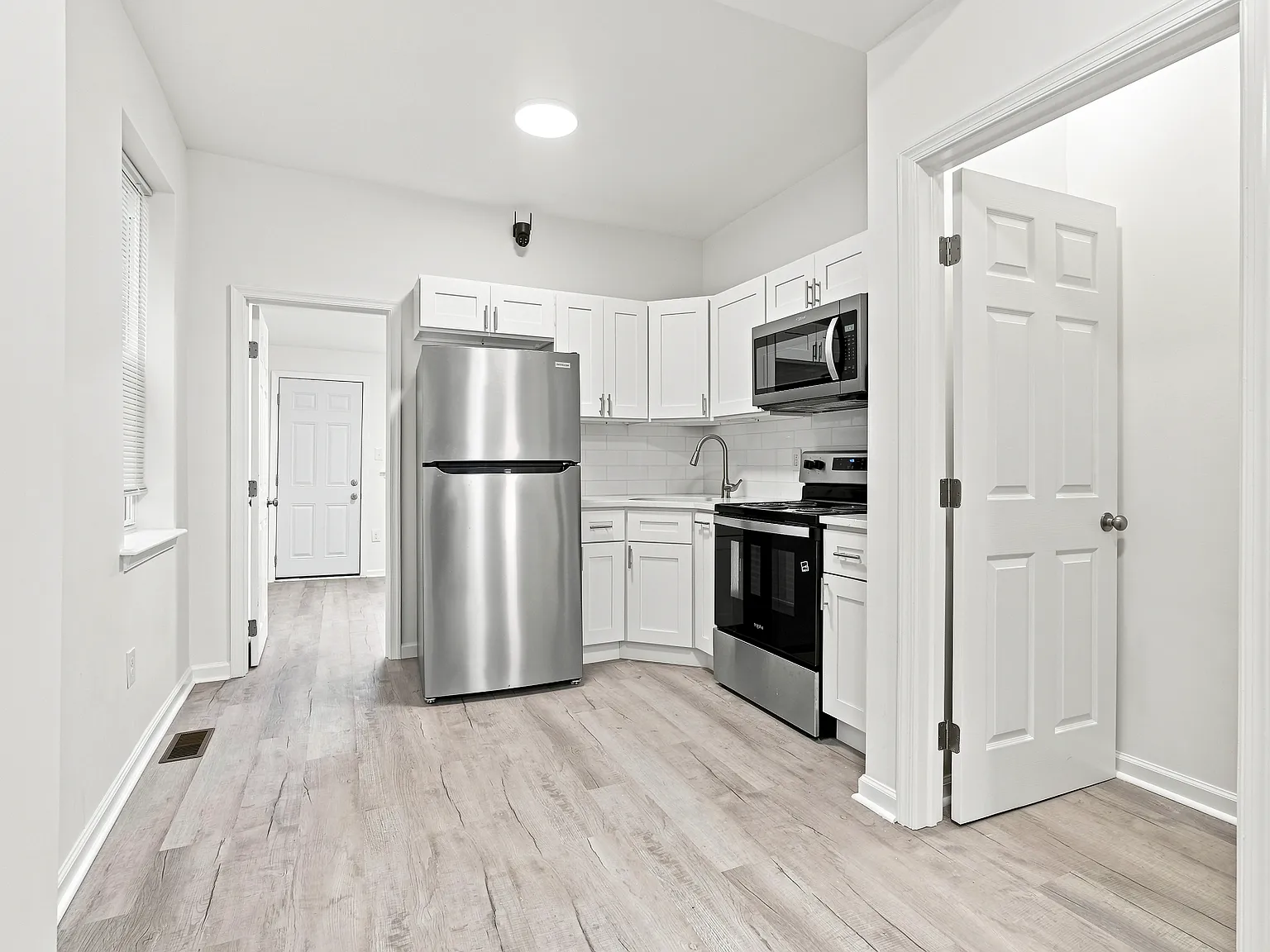 4 bed, 1.5 bath, 1284 sqft, $1,550 — Photo 3