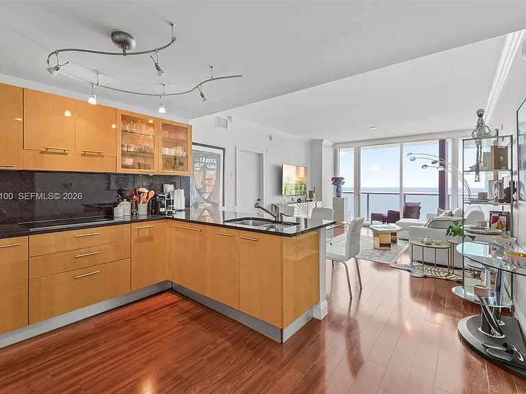 6799 Collins Ave #1103 — Photo 3