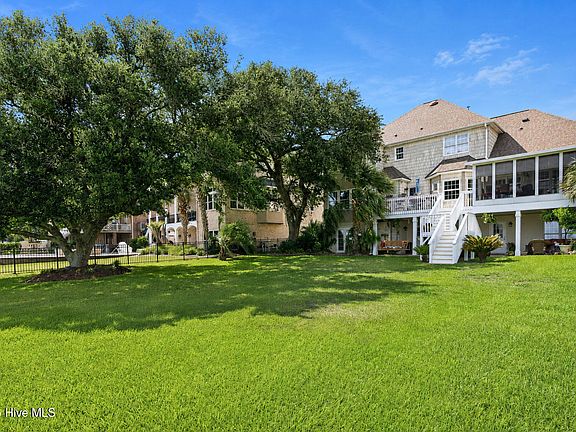 3rd image of 1921 Oak Harbour Drive SW