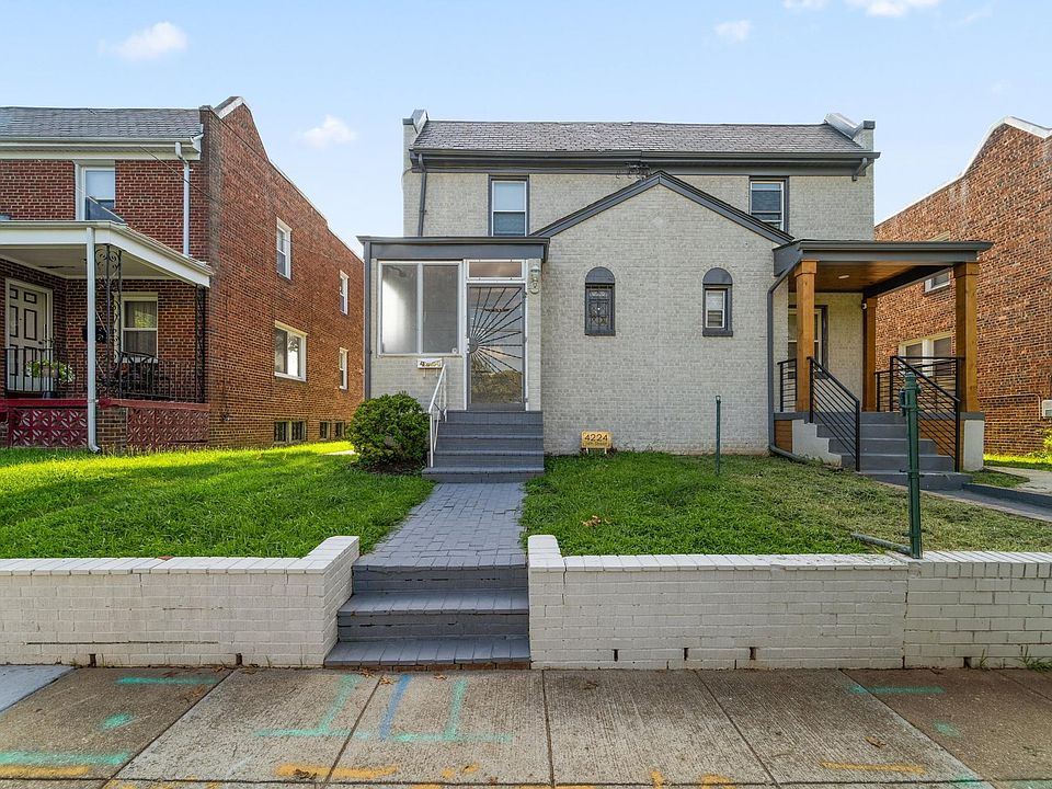House Entrance-14th St NE