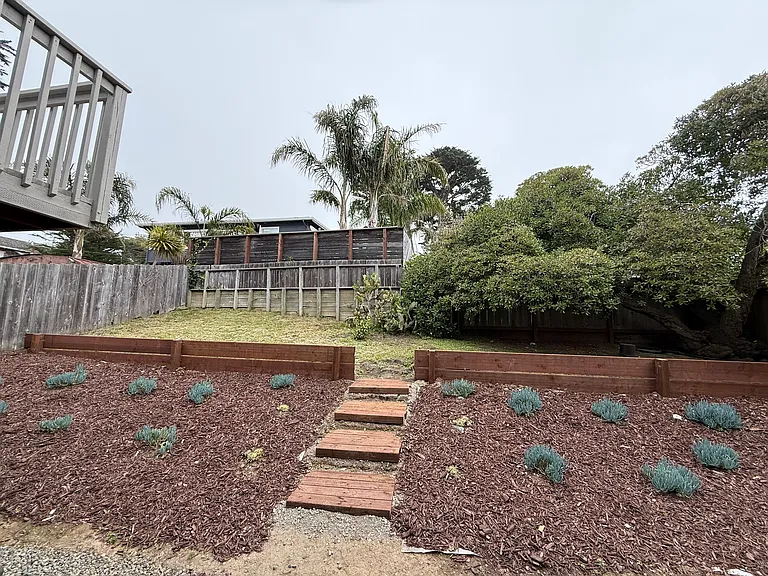 723 Kelmore St — Photo 2