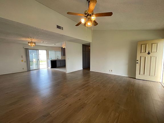4th image of 2302 S Caldwell Ave