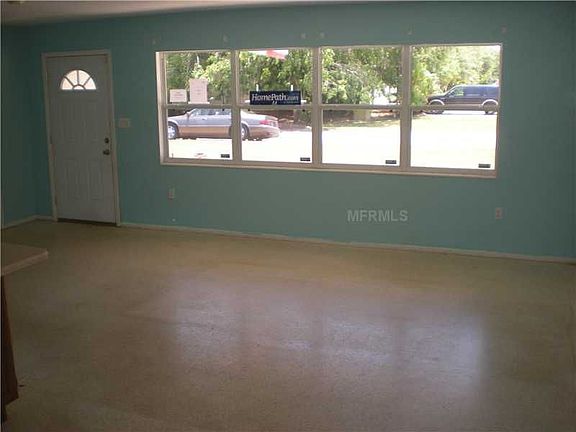 3rd image of 5312 43rd Ave W