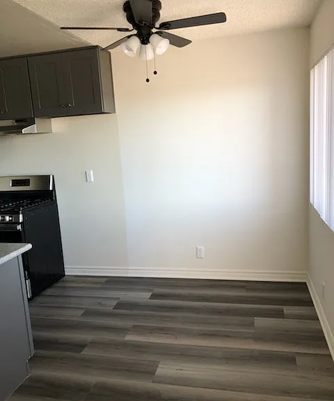 3341 Andrita St — Photo 6