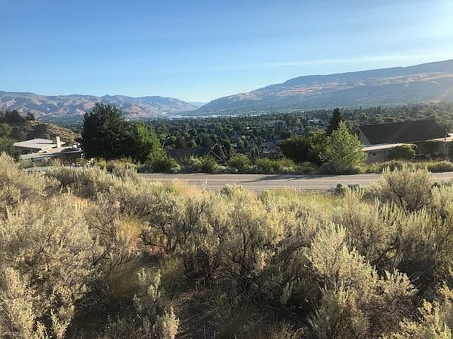 2nd image of 1495 Skyline Dr