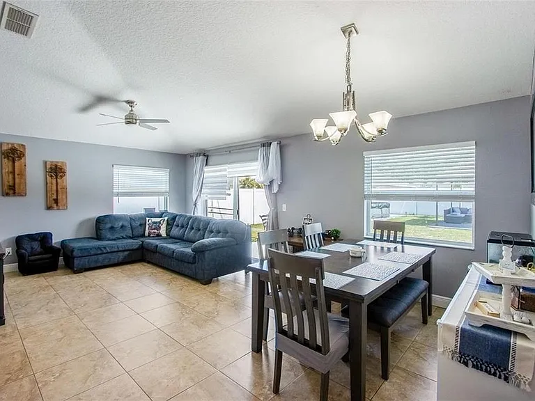 3111 Turnberry Blvd — Photo 10