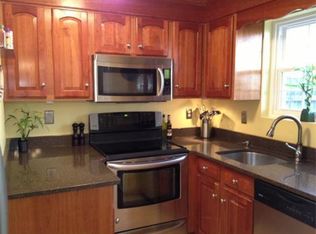 25 W Bulfinch St UNIT 3, North Attleboro, MA 02760