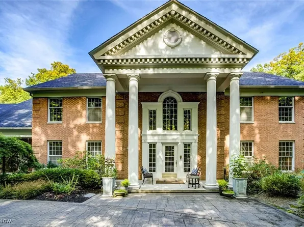 7009 Hillcreek Ln, Gates Mills, OH 44040