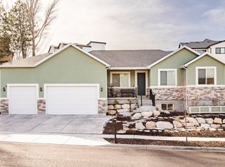 594 Spruce Glen Rd, Salt Lake City, UT 84107