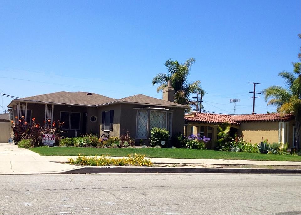 1st image of 3012 W 83rd St