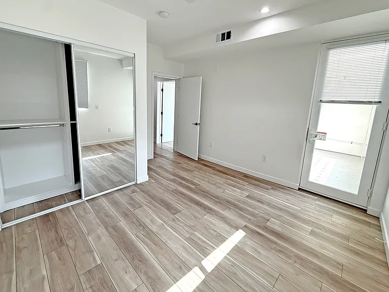 10934 Peach Grove St #201 — Photo 90