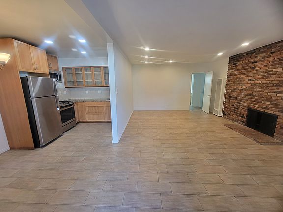 3rd image of 215 Newport Ave #1