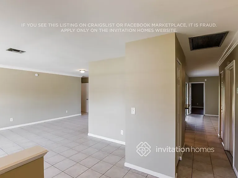1382 Woodcrest Rd E — Photo 5