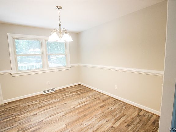 4th image of 7252 Hill View Dr