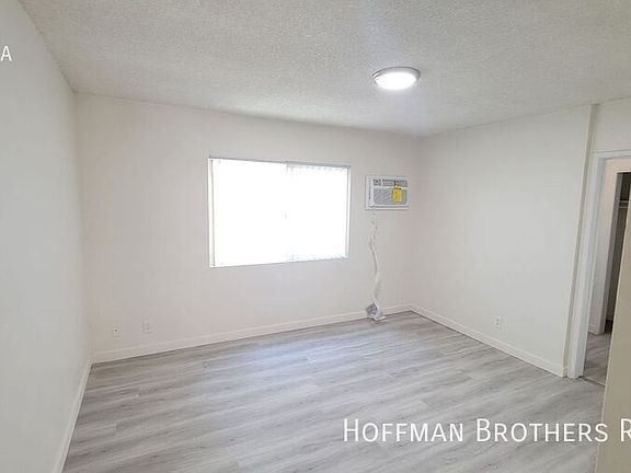 4th image of 13113 Oxnard St #16A