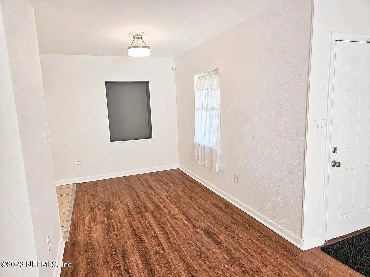 3 bed, 1074 sqft, $1,545 — Photo 4