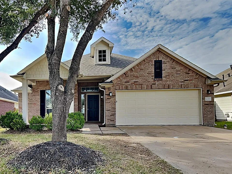 16715 Moss Green Ct