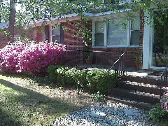 3rd image of 304 Kenwood Ave