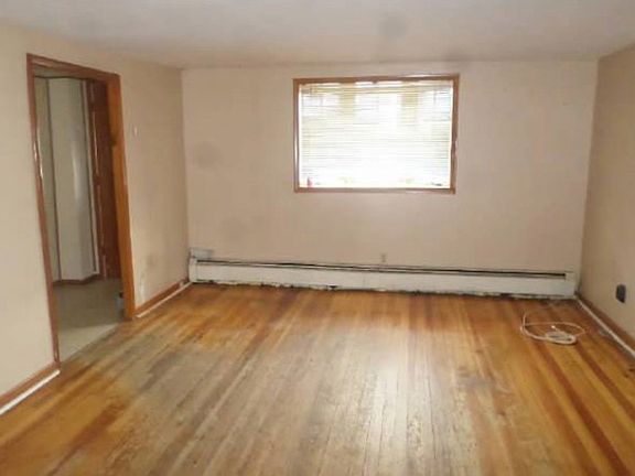 Additional Living Room
