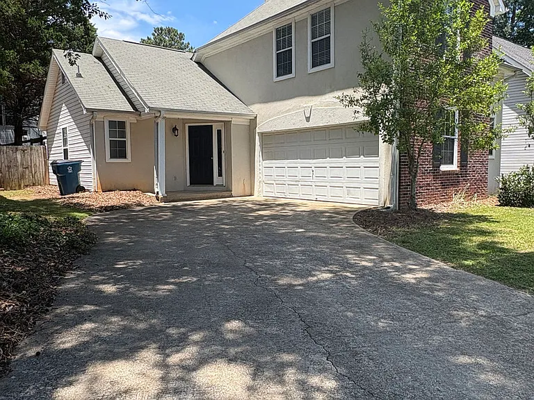 304 Everdale Rd — Photo 2