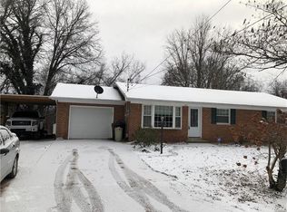 300 Sandra Dr, Belleville, IL 62223