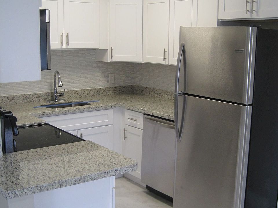 1st image of 1086 NE 33rd St APT 6