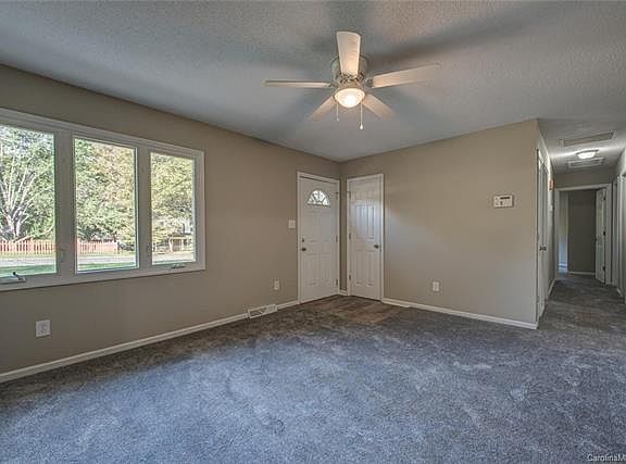 5th image of 356 Whitethorn Dr