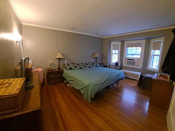 3rd image of 92 Willowdale Ave Floor 2