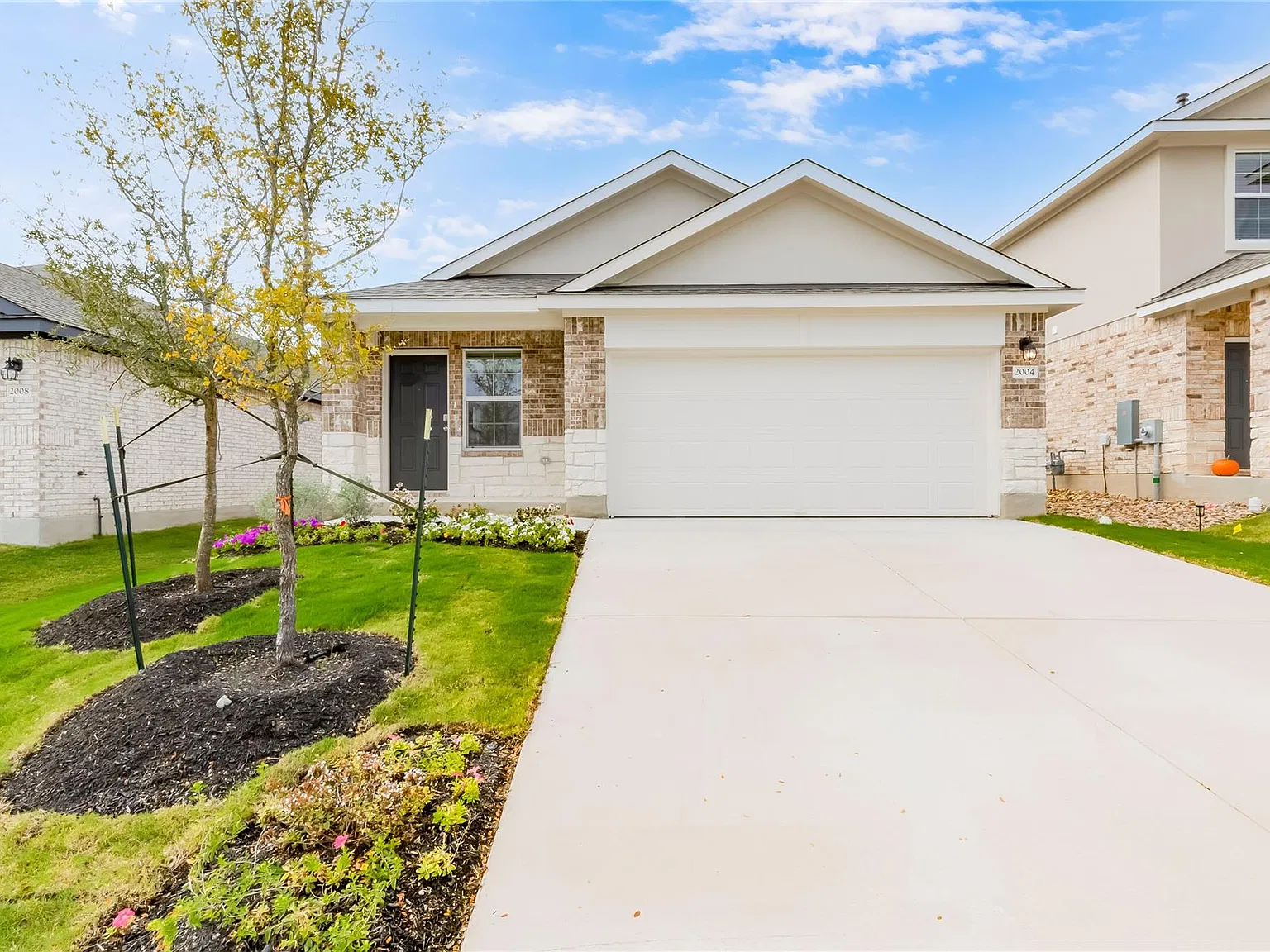 3 bed, 2.0 bath, 1535 sqft, $1,950 — Photo 1