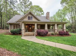 609 Cottonfield Cir, Waxhaw, NC 28173