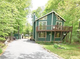 2165 Titania Rd, Tobyhanna, PA 18466