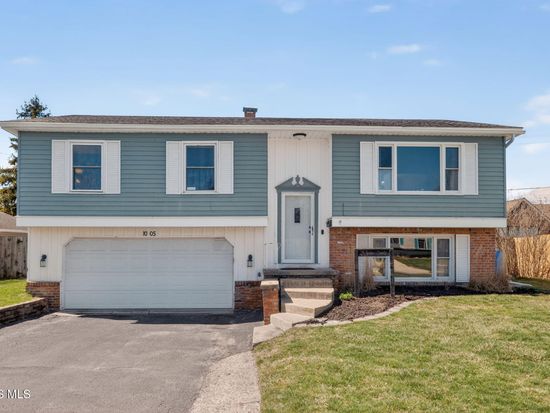 1005 Farmington Rd, Maumee, OH 43537