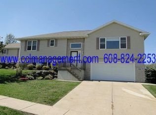100 Lincoln Ct, Mount Horeb, WI 53572