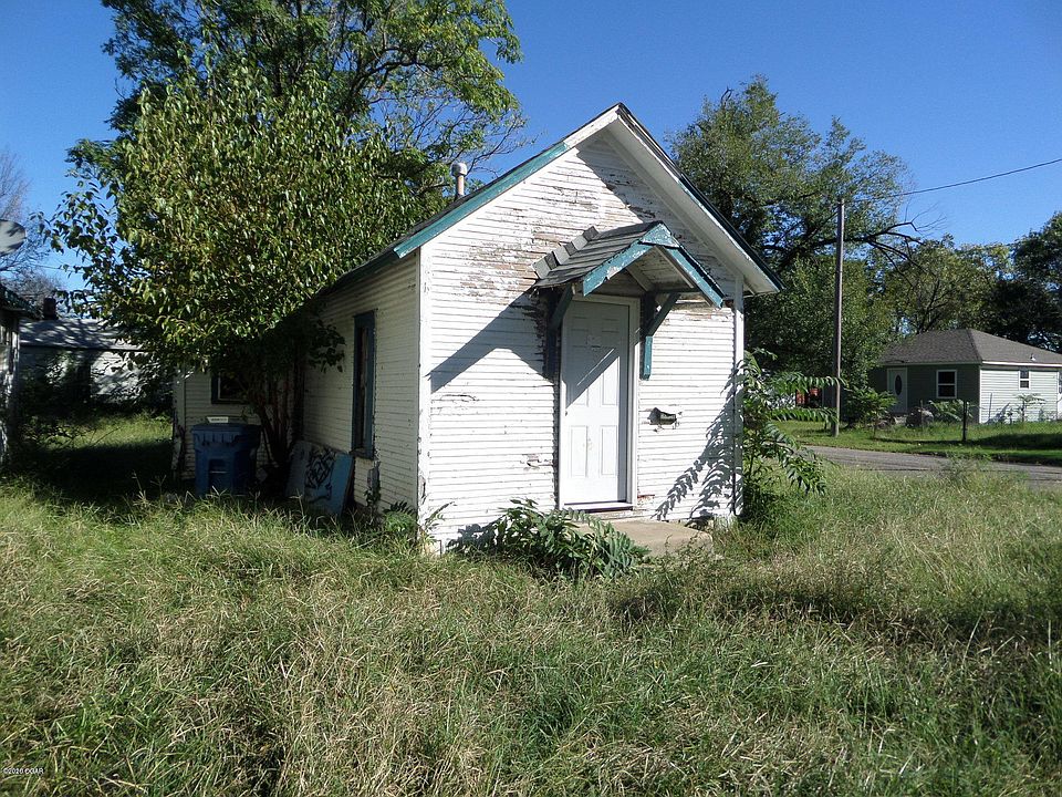 2nd image of 617-621 E 13th St