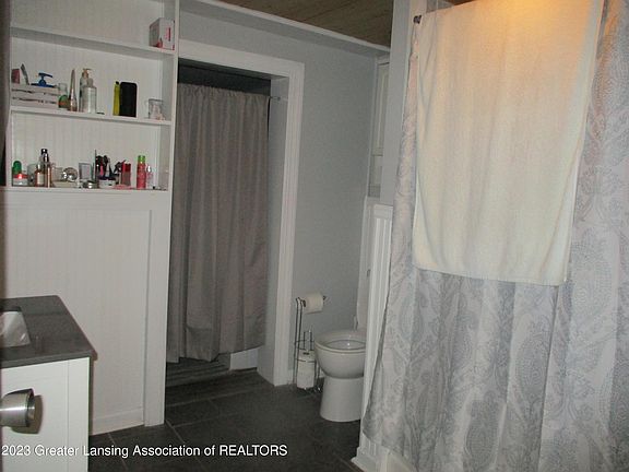 5th image of 209 Mineral St