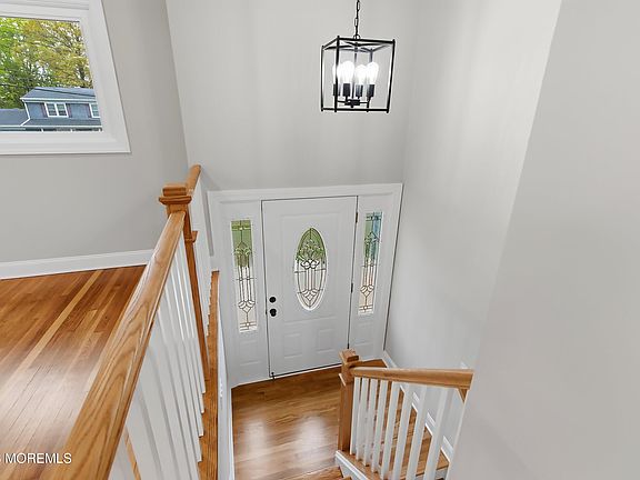2nd image of 1043 Bell Street