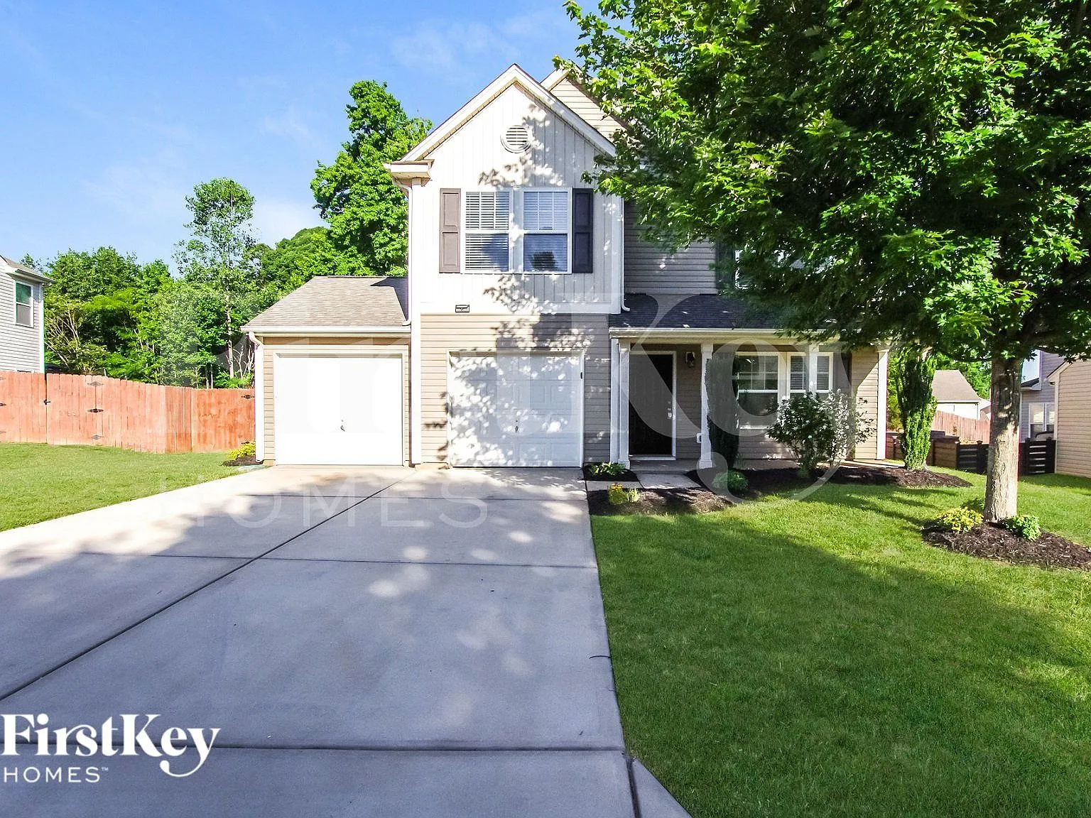 3 bed, 2.5 bath, 1956 sqft, $2,325 — Photo 1
