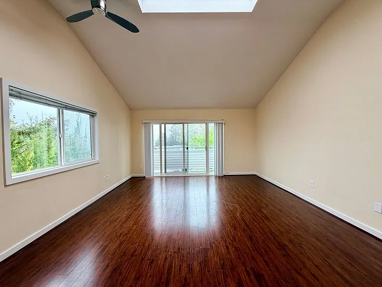 804 Market St — Photo 8