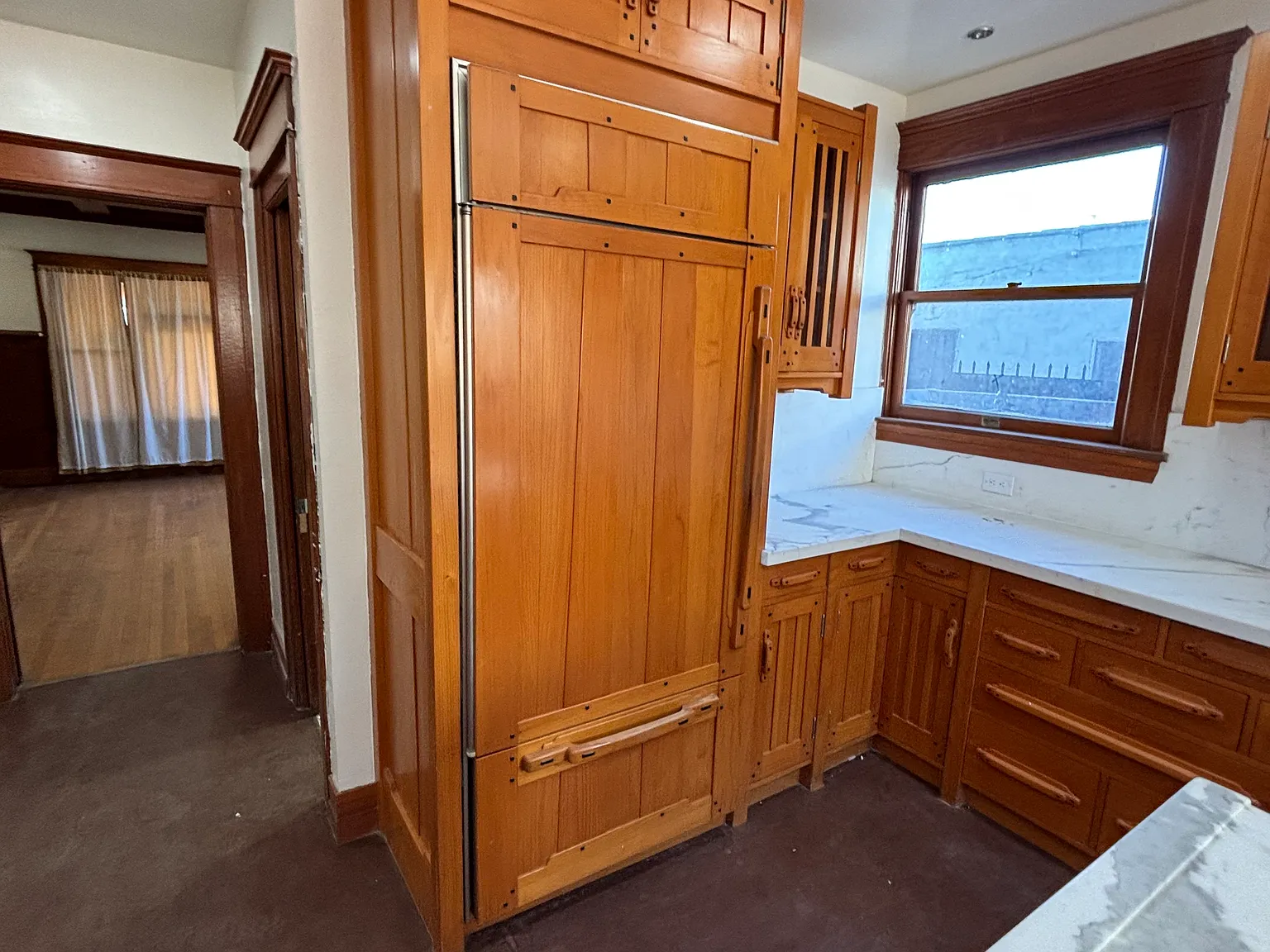 6 bed, 3009 sqft, $1,300 — Photo 4