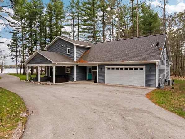 9608 N Long Lake Rd, Traverse City, MI 49685