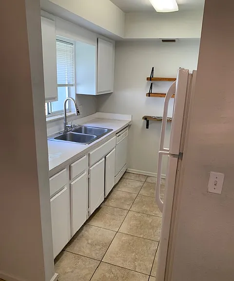 1960 Union St #5 — Photo 3