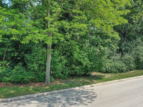 910 Saint Stephens Grn #125, Oak Brook, IL 60523