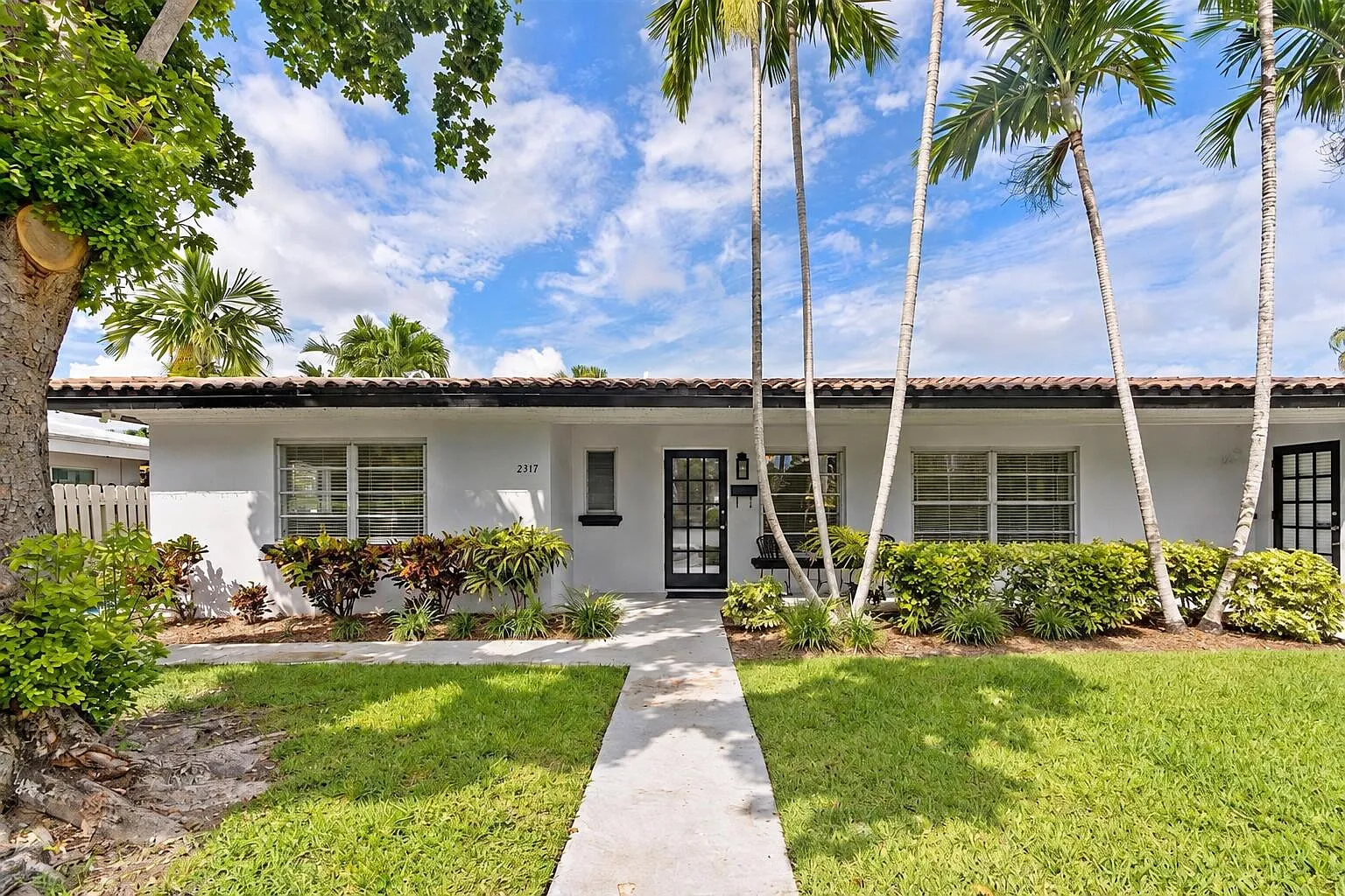 1 bed, 1.0 bath, 1100 sqft, $2,295 — Photo 1