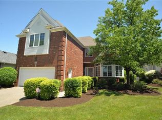 18 Thamesford Ln, Williamsville, NY 14221