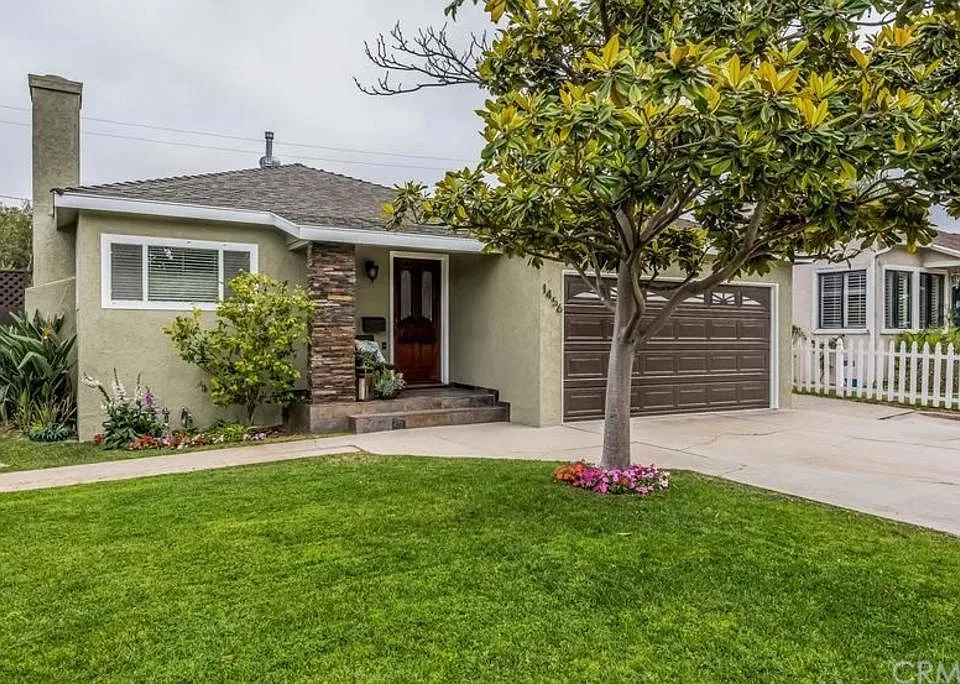 1456 Marine Ave